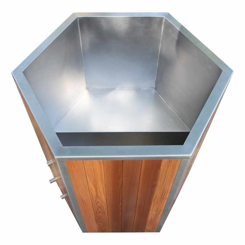 Bồn ngâm lạnh Cedar có bậc truy cập